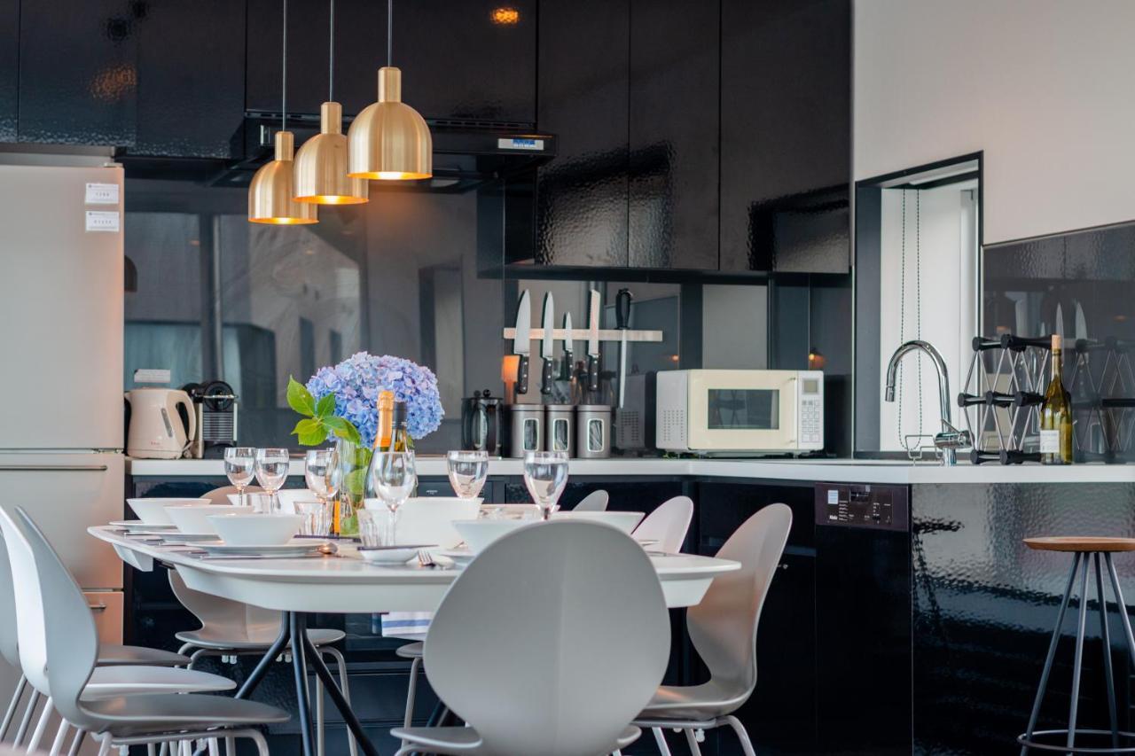 Kira Kira Suites By H2 Life คุตชาน ภายนอก รูปภาพ
