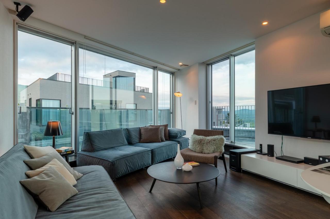 Kira Kira Suites By H2 Life คุตชาน ภายนอก รูปภาพ