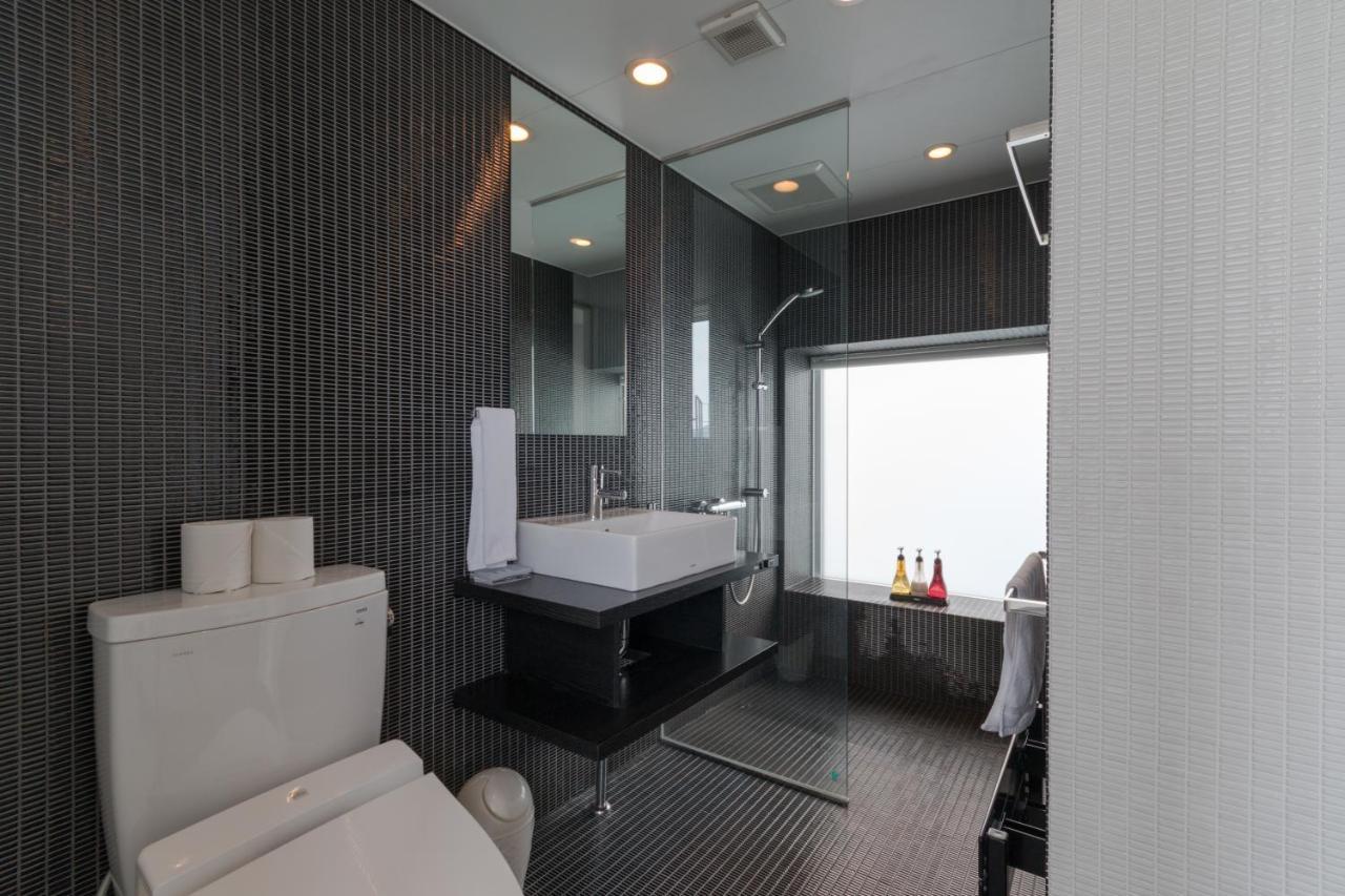 Kira Kira Suites By H2 Life คุตชาน ภายนอก รูปภาพ