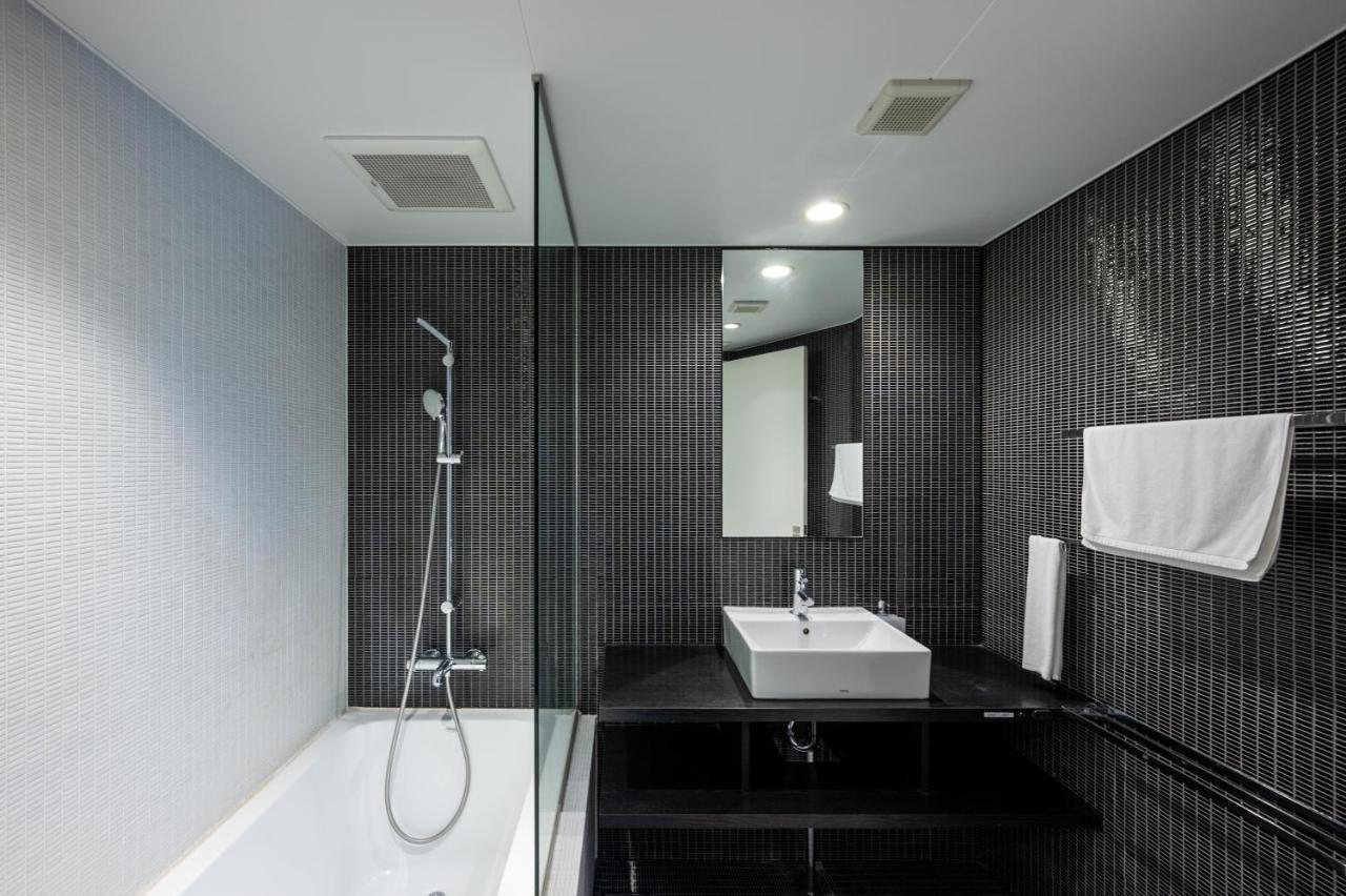 Kira Kira Suites By H2 Life คุตชาน ภายนอก รูปภาพ